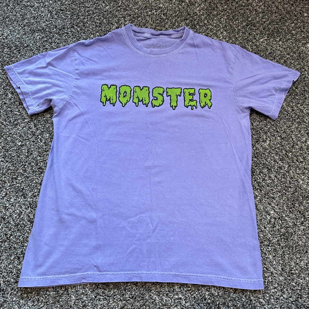 Hubs & Hers MOMSTER Halloween Limited Edition Short Sleeve T-Shirt Purple Sz M